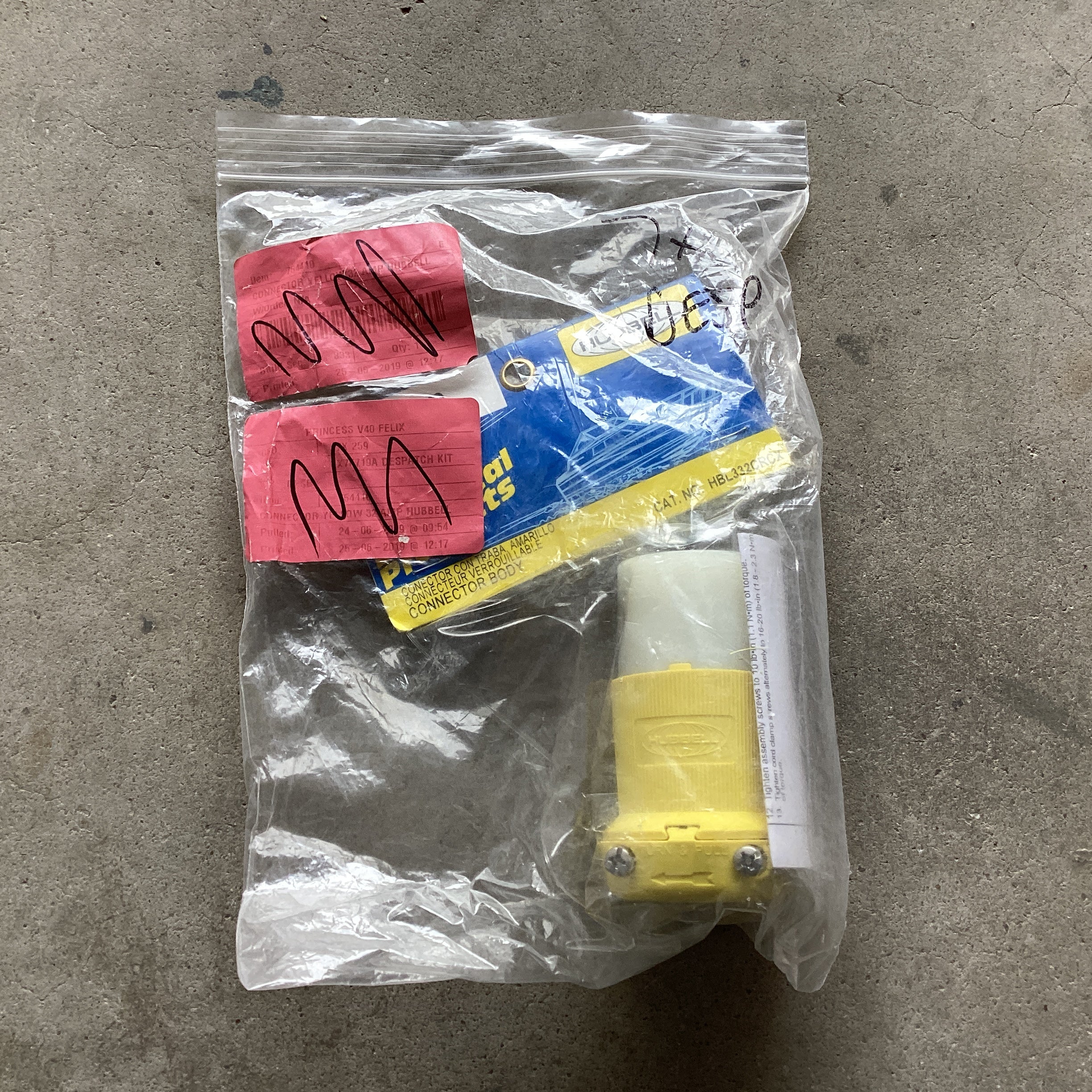 Hubbel HBL332CRCX 32A landstrømsstik gul 230V