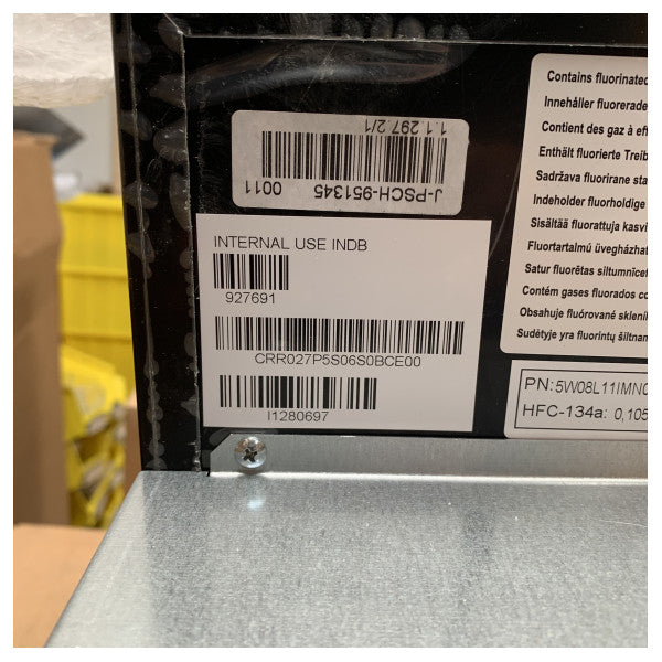 صانعة الثلج من الفولاذ المقاوم للصدأ Isotherm Low Profile 22 رطل في اليوم - 5W08L11IMN000